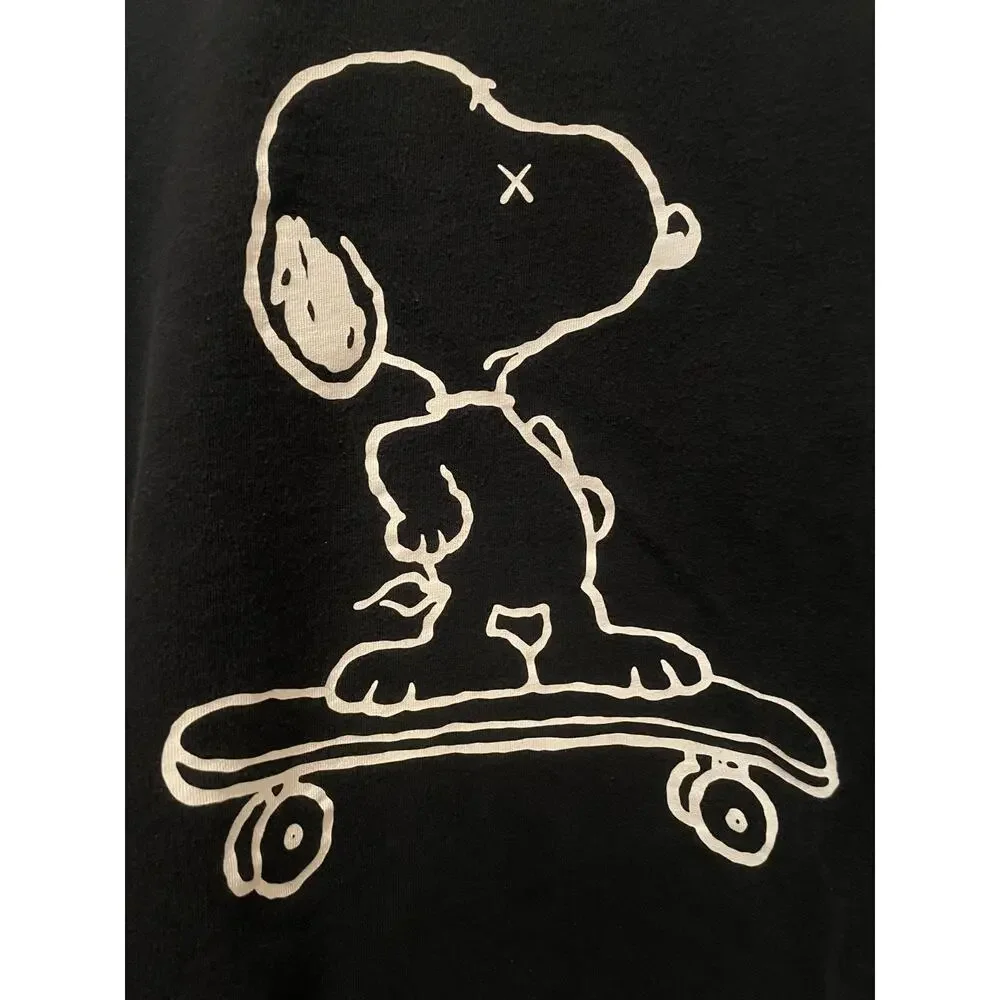 Peanuts Snoopy x KAWS Uniqlo Skateboard Graphic Crewneck Black - M - Picture 2 of 4